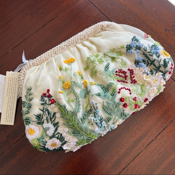 Handbags - NWT VIRAL BEADED FLORAL CLUTCH
